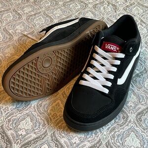NWOT - new/ knu school